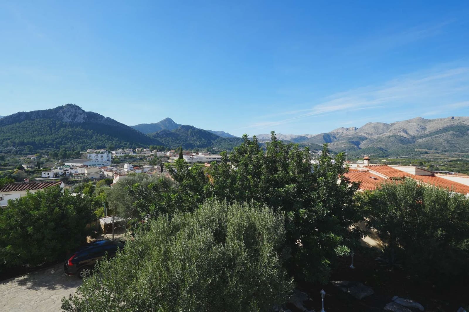 5 sovrum Villa till salu i Orba med pool garage - 890 000 € (Ref: 8736105)
