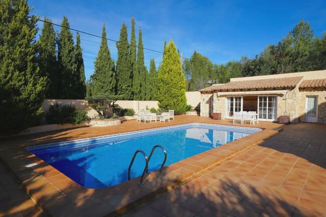 5 soveværelse Villa til salg i Orba med swimmingpool garage - € 890.000 (Ref: 8736105)