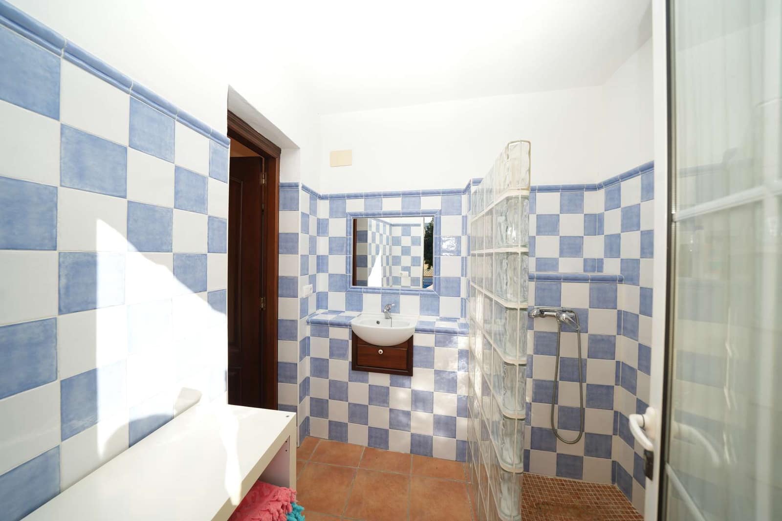 5 sypialnia Willa na sprzedaż w Orba z basenem garażem - 890 000 € (Ref: 8736105)