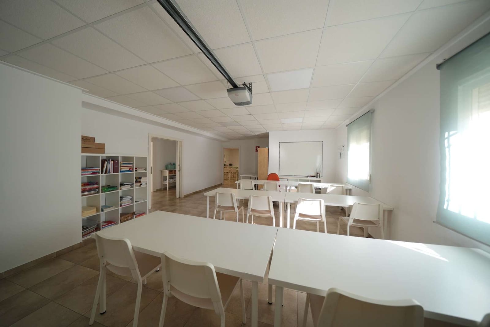 5 sypialnia Willa na sprzedaż w Orba z basenem garażem - 890 000 € (Ref: 8736105)