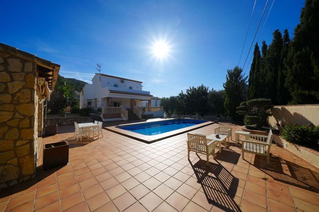 5 soverom Villa til salgs i Orba med svømmebasseng garasje - € 890 000 (Ref: 8736105)
