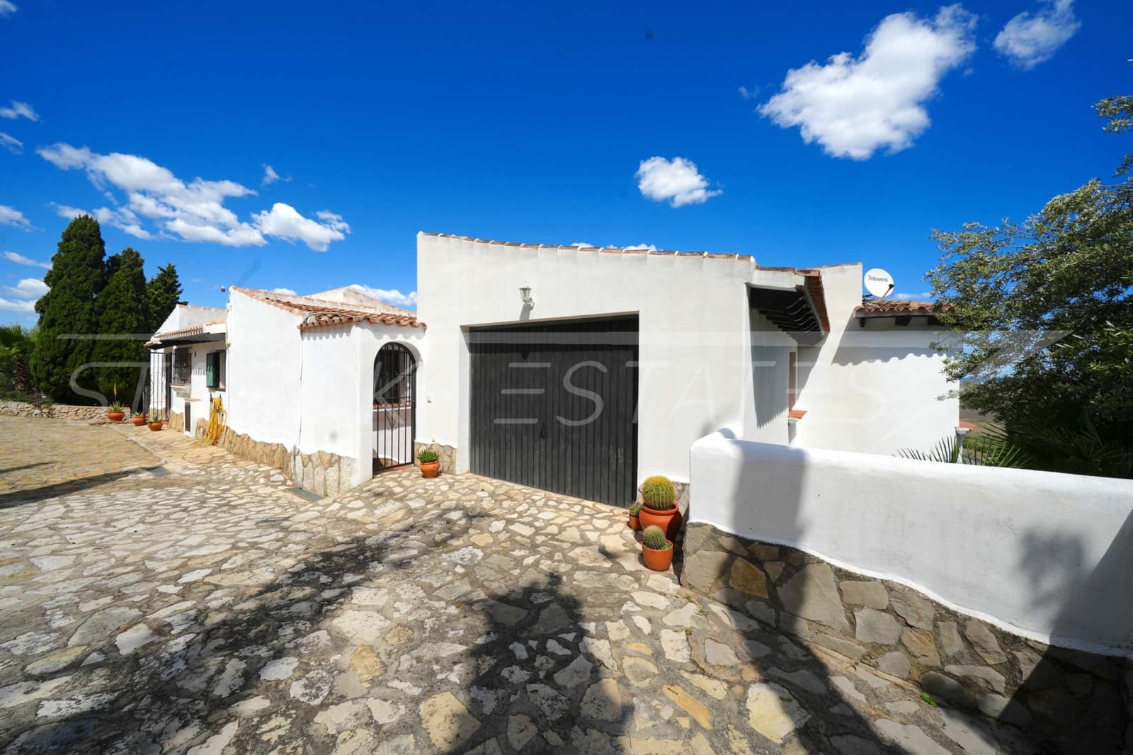 5 soveværelse Villa til salg i Monte Pego med swimmingpool garage - € 575.000 (Ref: 8951720)