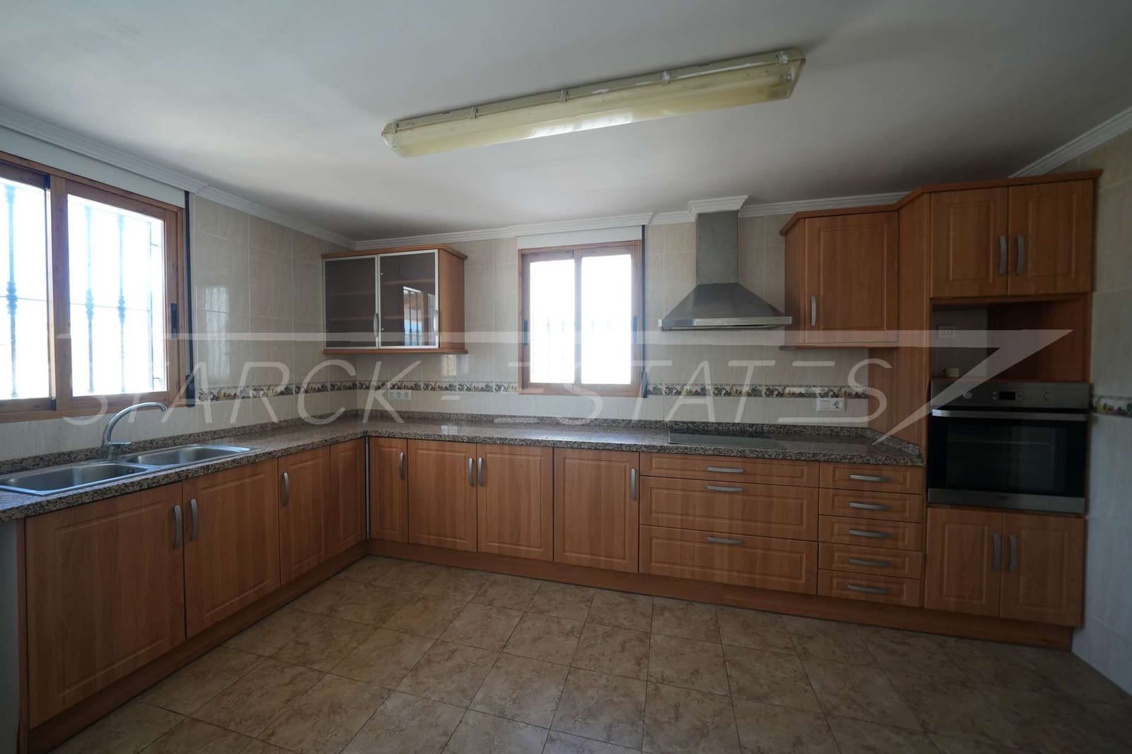 6 slaapkamer Villa te koop in Orba - € 690.000 (Ref: 8951722)