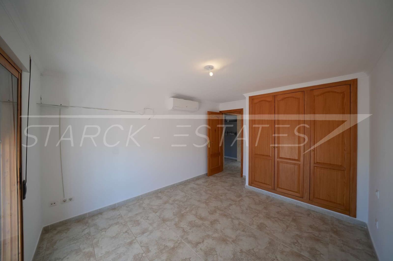 6 slaapkamer Villa te koop in Orba - € 690.000 (Ref: 8951722)