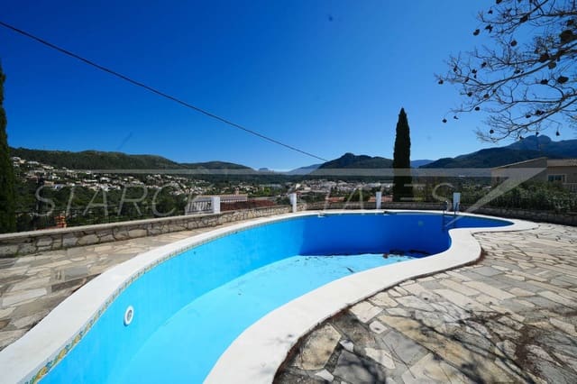 6 bedroom Villa for sale in Orba - € 690,000 (Ref: 8951722)