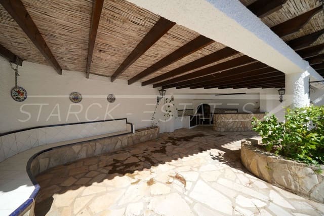 6 bedroom Villa for sale in Orba - € 690,000 (Ref: 8951722)
