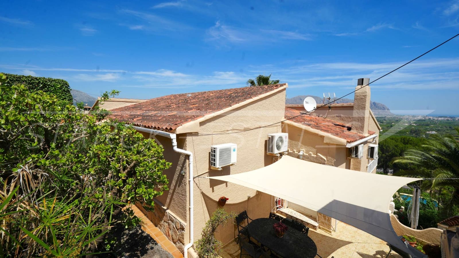 4 soveværelse Villa til salg i Benidoleig med swimmingpool - € 459.000 (Ref: 9002752)