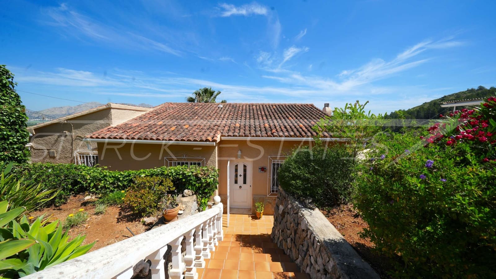 4 soveværelse Villa til salg i Benidoleig med swimmingpool - € 459.000 (Ref: 9002752)