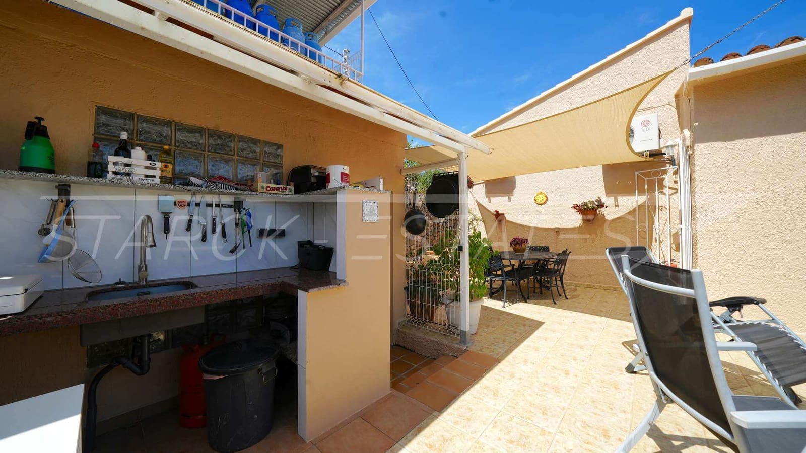 4 soverom Villa til salgs i Benidoleig med svømmebasseng - € 459 000 (Ref: 9002752)