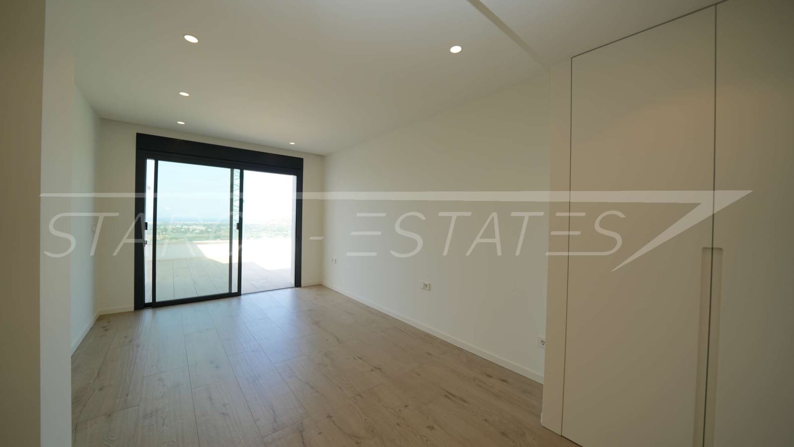 Penthouse for sale in La Sella with pool - € 660,000 (Ref: 9075683)