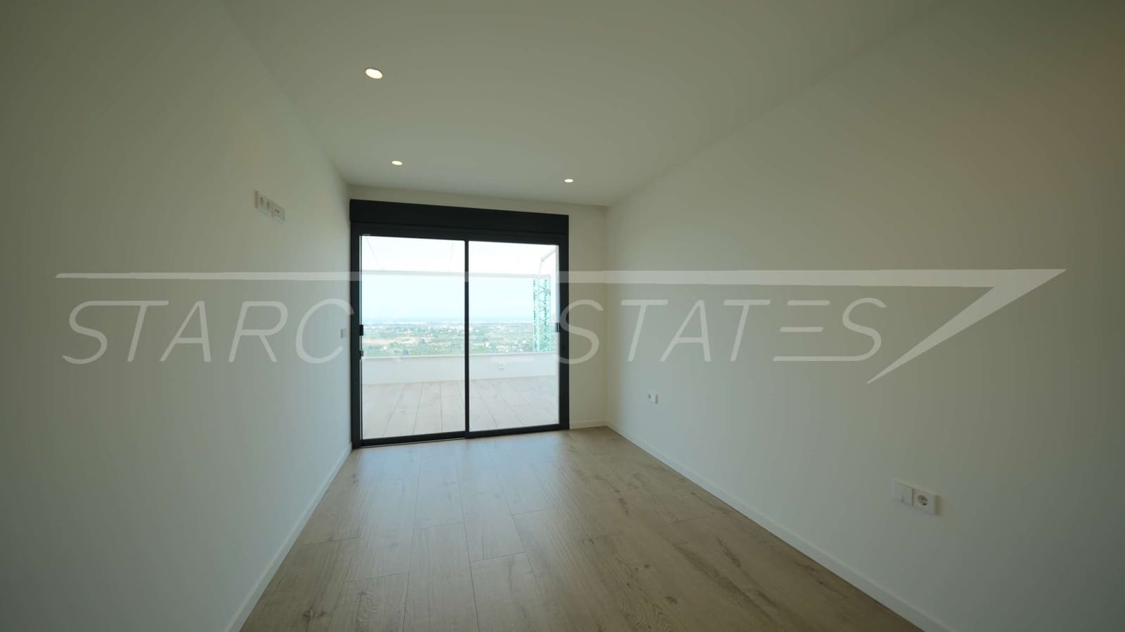 Penthouse for sale in La Sella with pool - € 660,000 (Ref: 9075683)