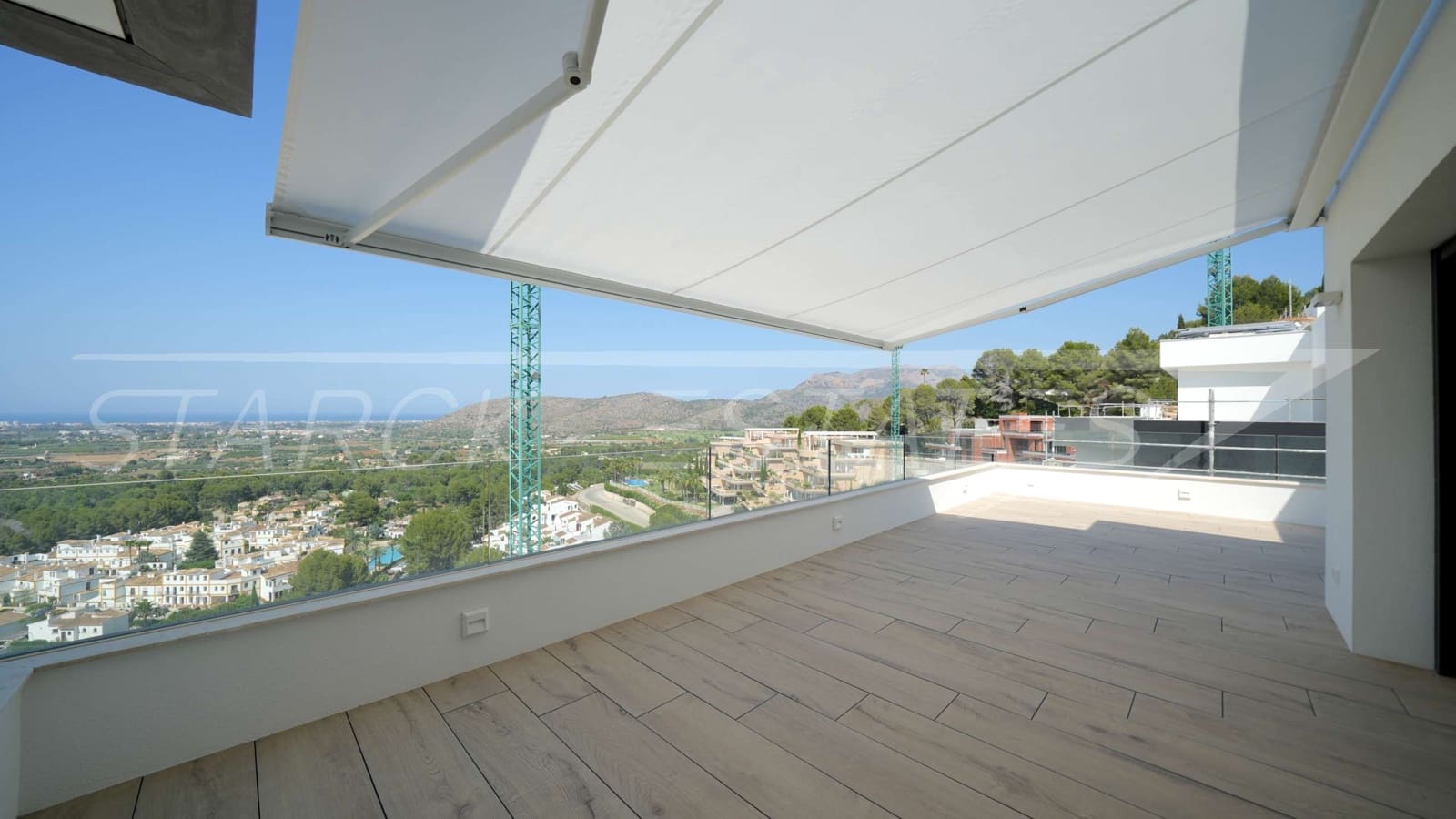 Penthouse for sale in La Sella with pool - € 660,000 (Ref: 9075683)