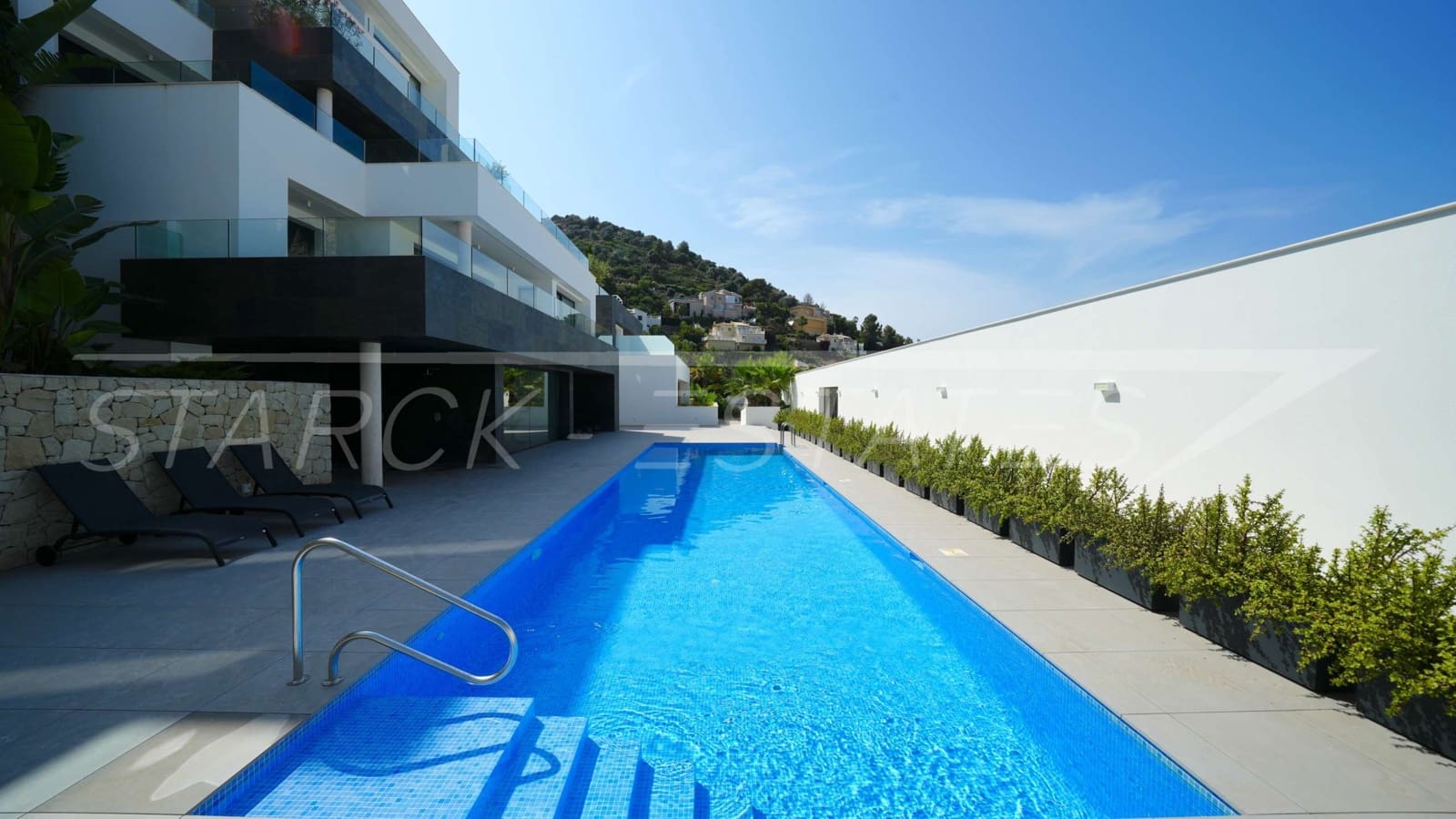 Penthouse for sale in La Sella with pool - € 660,000 (Ref: 9075683)