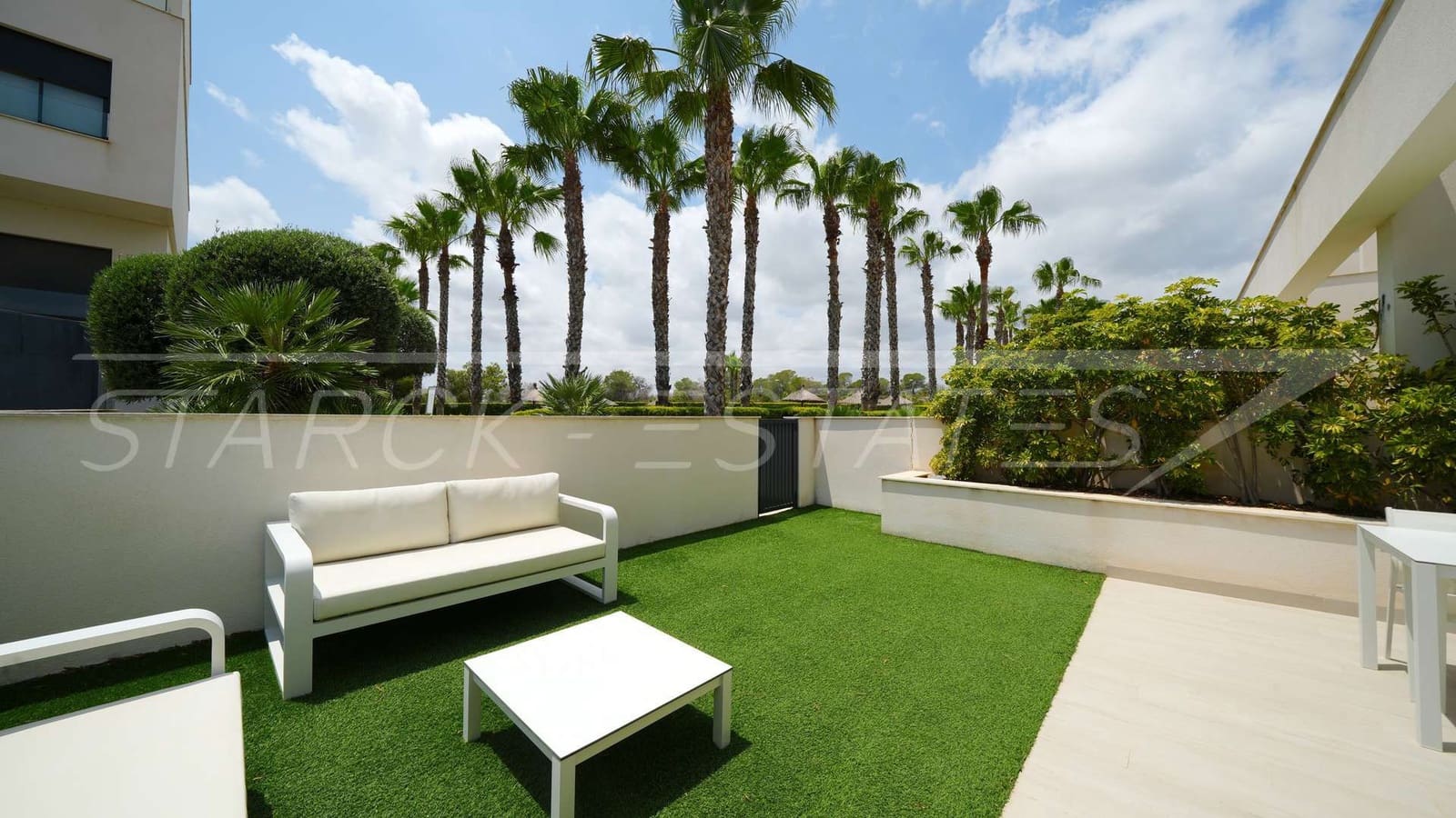 3 bedroom Apartment for sale in Las Colinas Golf with pool - € 434,000 (Ref: 9114850)