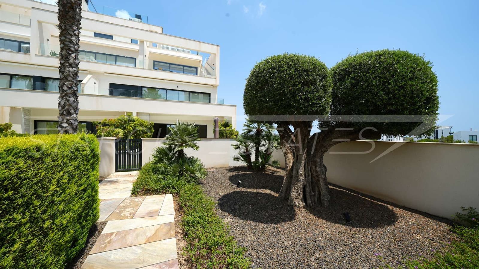 3 bedroom Apartment for sale in Las Colinas Golf with pool - € 434,000 (Ref: 9114850)