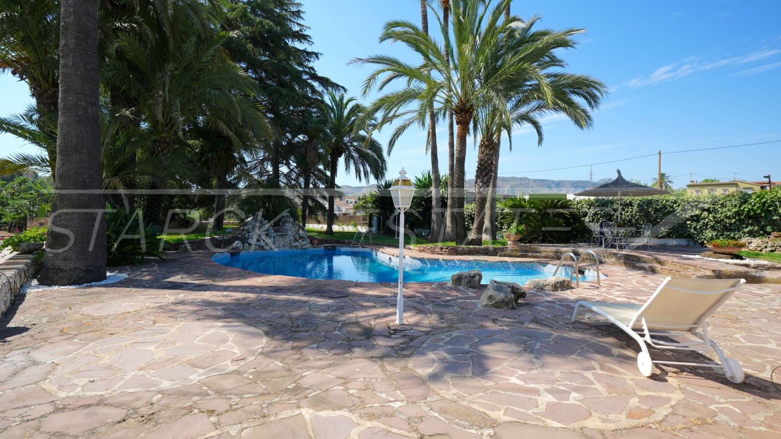 5 soveværelse Finca/Landehus til salg i Pedreguer med swimmingpool - € 740.000 (Ref: 9118503)