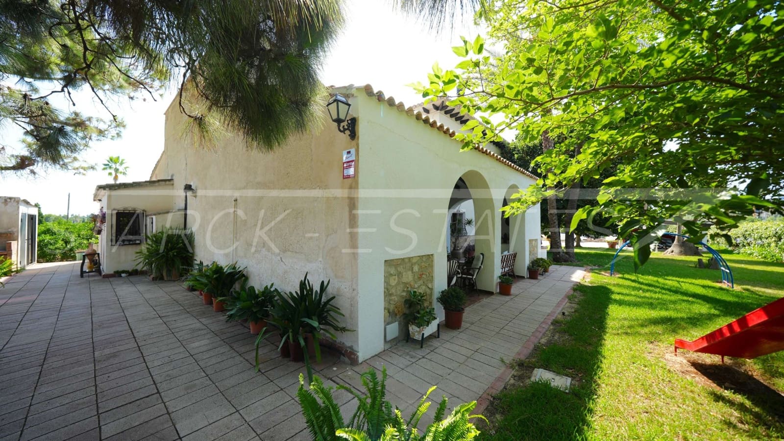 5 soveværelse Finca/Landehus til salg i Pedreguer med swimmingpool - € 740.000 (Ref: 9118503)