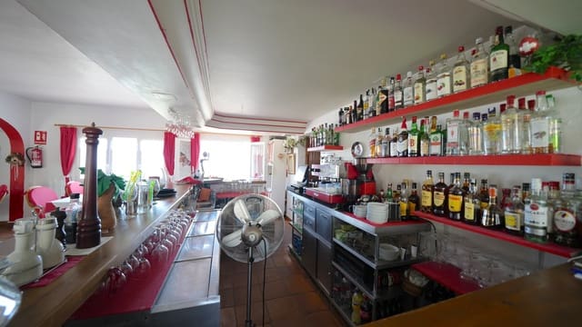 Ravintola/baari myytävänä paikassa Monte Pego, Pego - 370 000 € (Ref: 9153250)