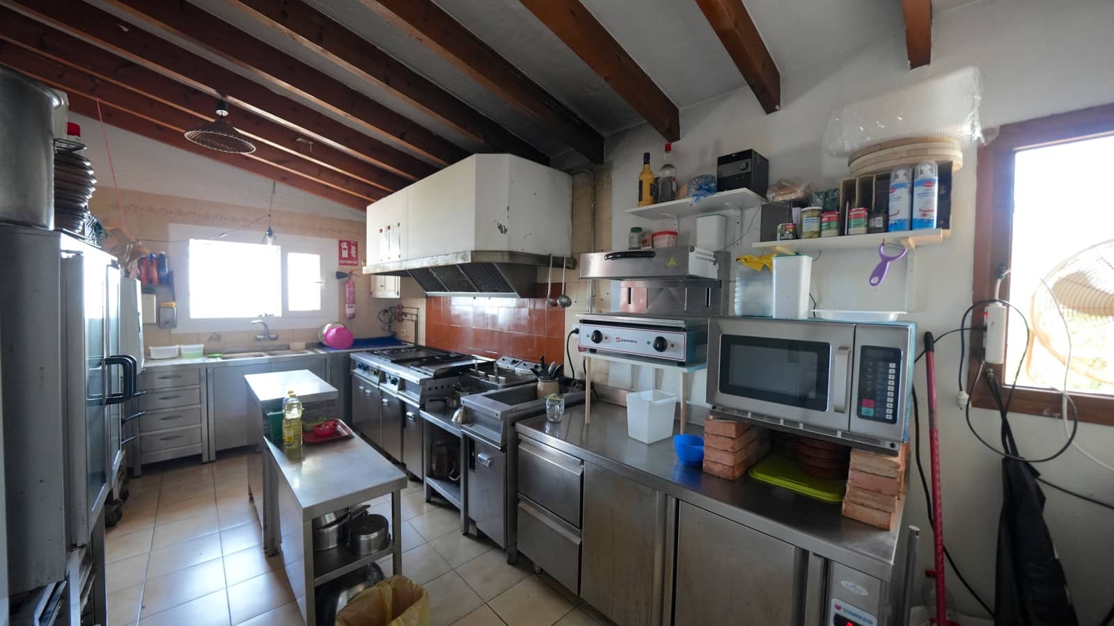 Erhverv til salg i Monte Pego med garage - € 370.000 (Ref: 9153250)