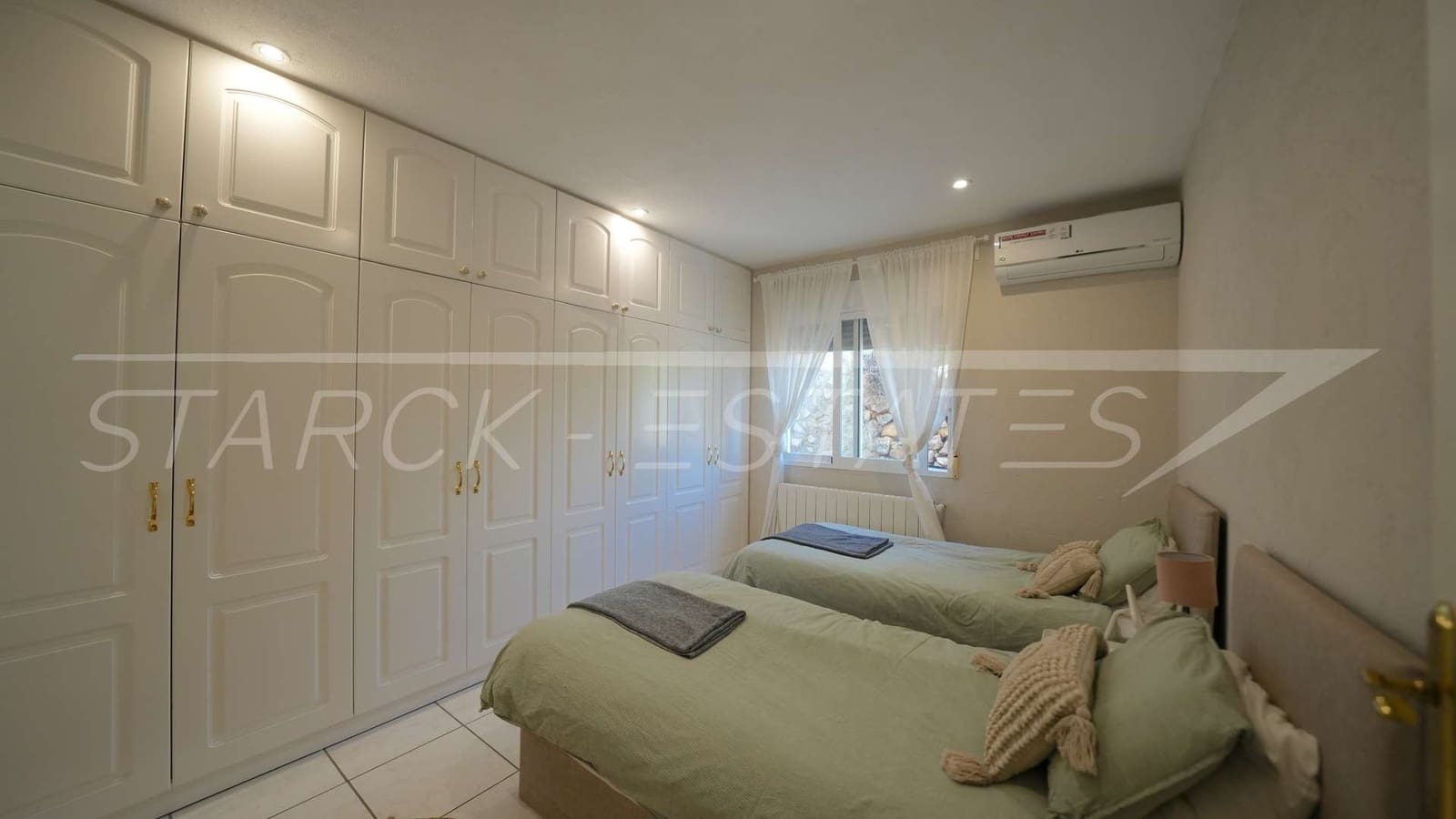 9 sypialnia Finka/Dom wiejski na sprzedaż w Lliber z basenem garażem - 949 950 € (Ref: 9230557)