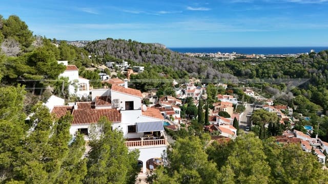 4 Zimmer Villa zu verkaufen in Cap Martí - El Tossalet - Pinomar, Javea / Xàbia mit Pool Garage - 749.000 € (Ref: 9376404)