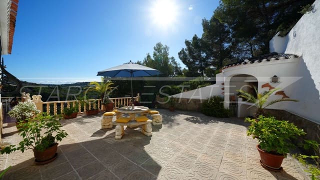 4 Zimmer Villa zu verkaufen in Cap Martí - El Tossalet - Pinomar, Javea / Xàbia mit Pool Garage - 749.000 € (Ref: 9376404)