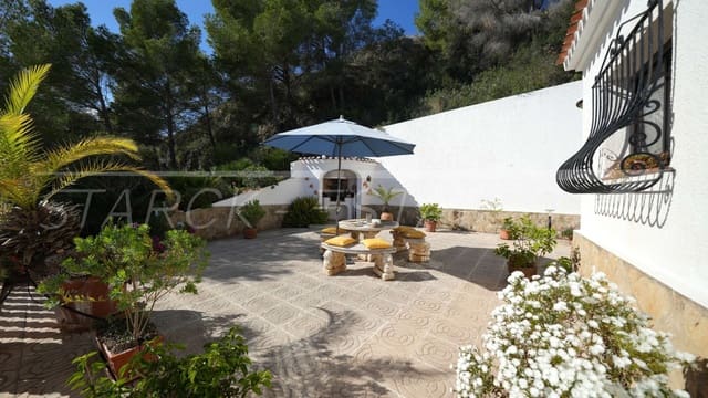 4 Zimmer Villa zu verkaufen in Cap Martí - El Tossalet - Pinomar, Javea / Xàbia mit Pool Garage - 749.000 € (Ref: 9376404)