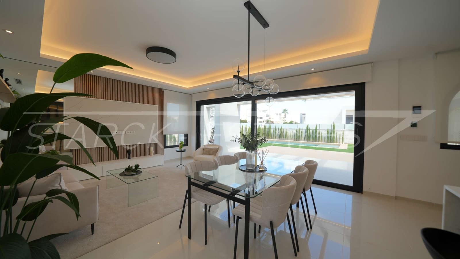 Chalet de 3 habitaciones en Ciudad Quesada en venta con piscina - 852.460 € (Ref: 9452995)