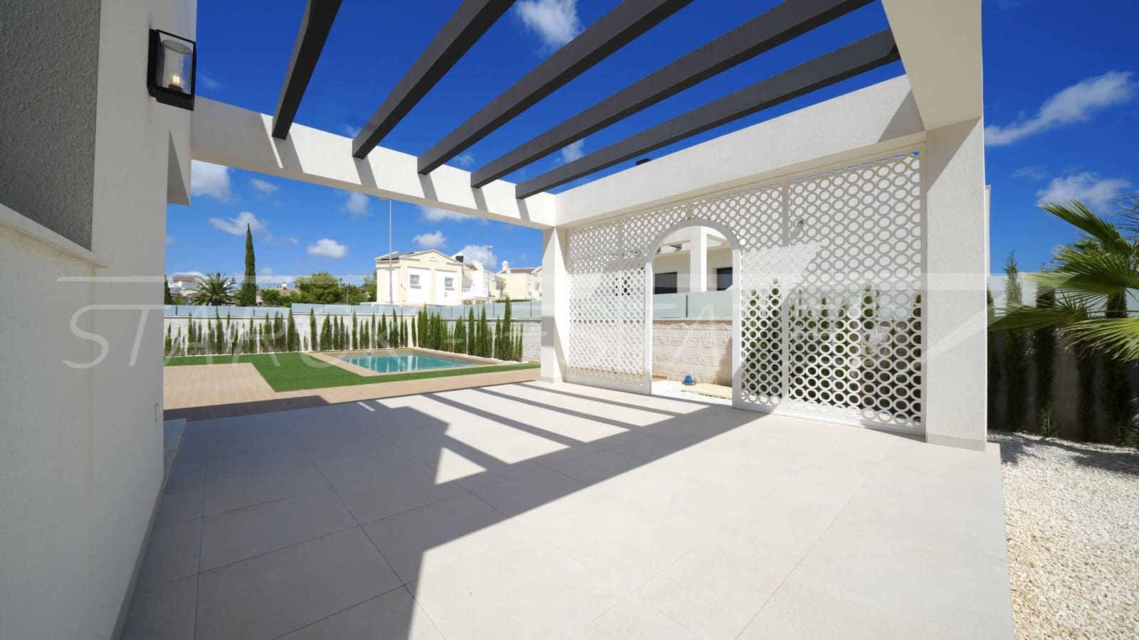 Chalet de 3 habitaciones en Ciudad Quesada en venta con piscina - 852.460 € (Ref: 9452995)