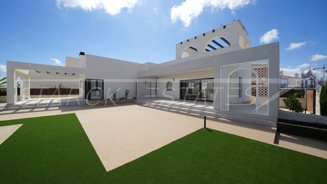Chalet de 3 habitaciones en Ciudad Quesada, Rojales en venta con piscina - 852.460 € (Ref: 9452995)