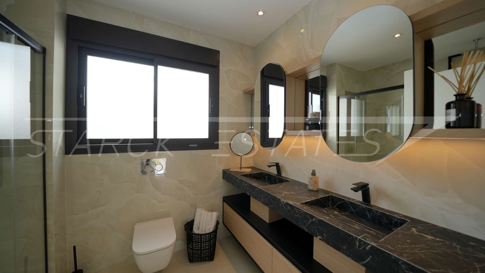 Chalet de 3 habitaciones en Ciudad Quesada en venta con piscina - 871.162 € (Ref: 9452996)