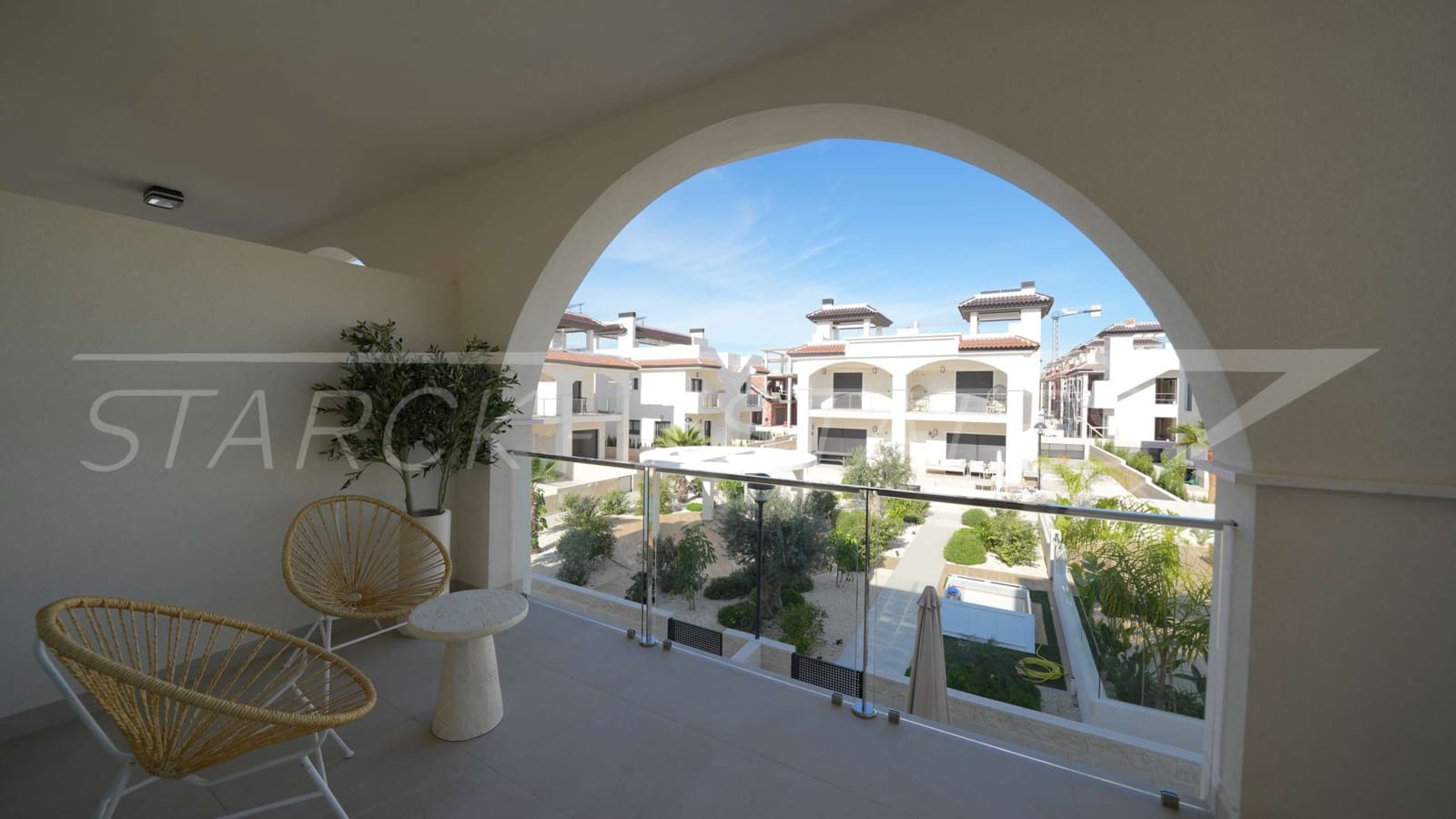 2 bedroom Penthouse for sale in Ciudad Quesada with pool - € 321,000 (Ref: 9452997)