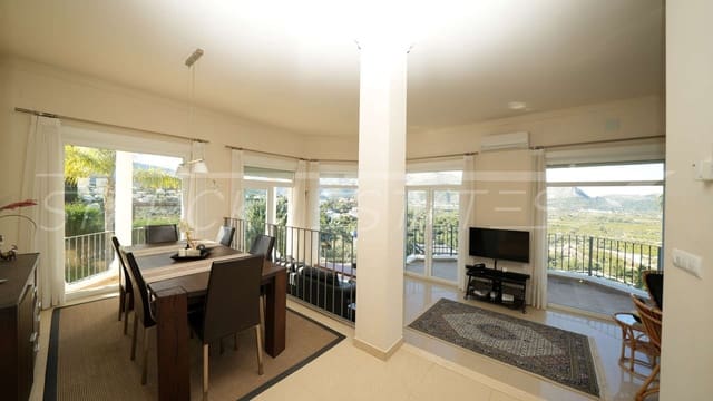 Chalet de 4 habitaciones en Orba en venta con piscina - 545.000 € (Ref: 9499499)