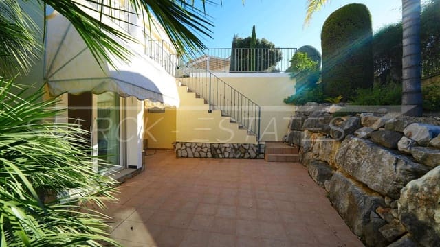 Chalet de 4 habitaciones en Orba en venta con piscina - 545.000 € (Ref: 9499499)