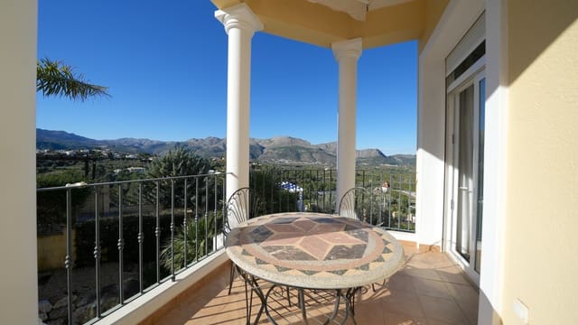 4 camera da letto Villa in vendita in Orba con piscina garage - 545.000 € (Rif: 9499499)