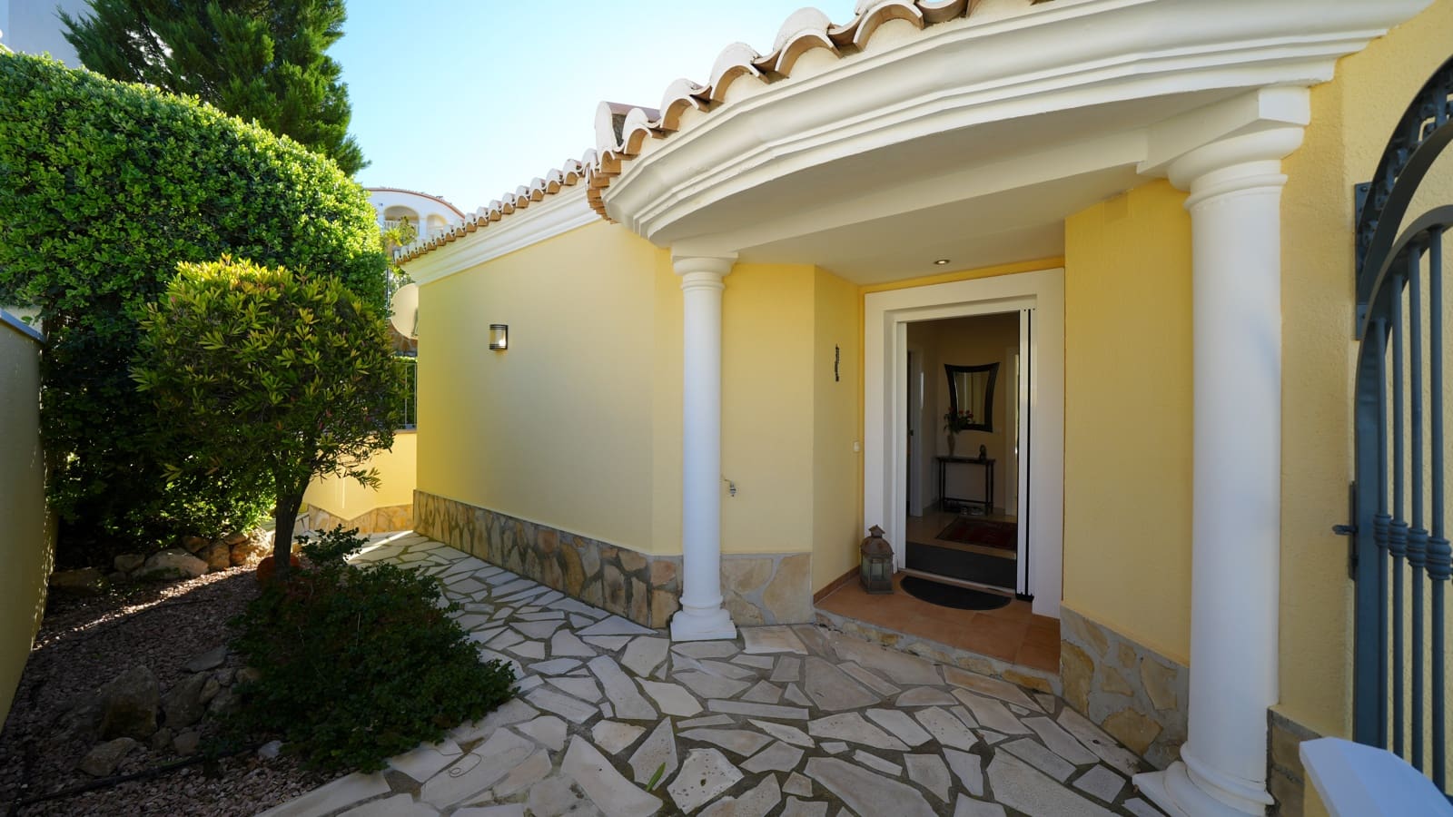 4 bedroom Villa for sale in Orba with pool garage - € 520,000 (Ref: 9499499)