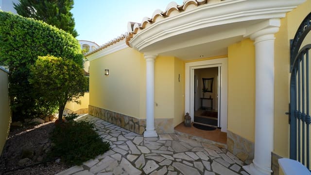 4 camera da letto Villa in vendita in Orba con piscina garage - 545.000 € (Rif: 9499499)