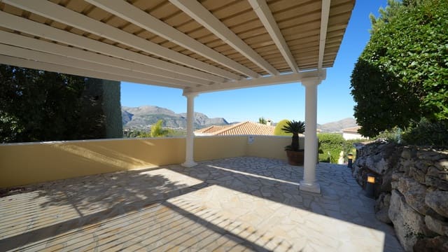 4 camera da letto Villa in vendita in Orba con piscina garage - 545.000 € (Rif: 9499499)