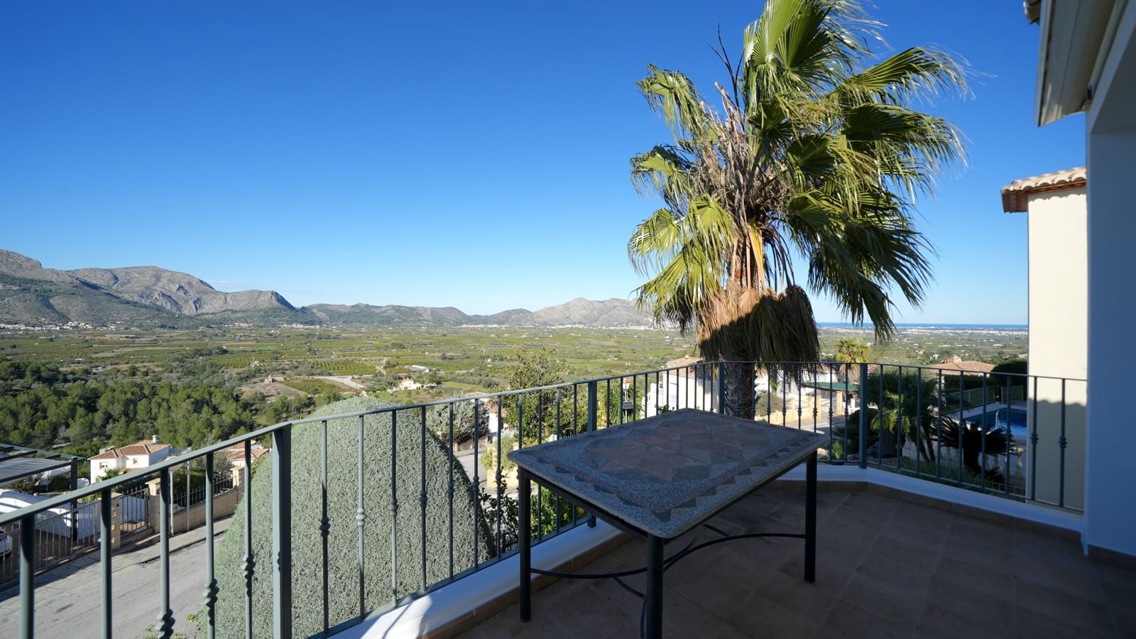 4 bedroom Villa for sale in Orba with pool garage - € 520,000 (Ref: 9499499)