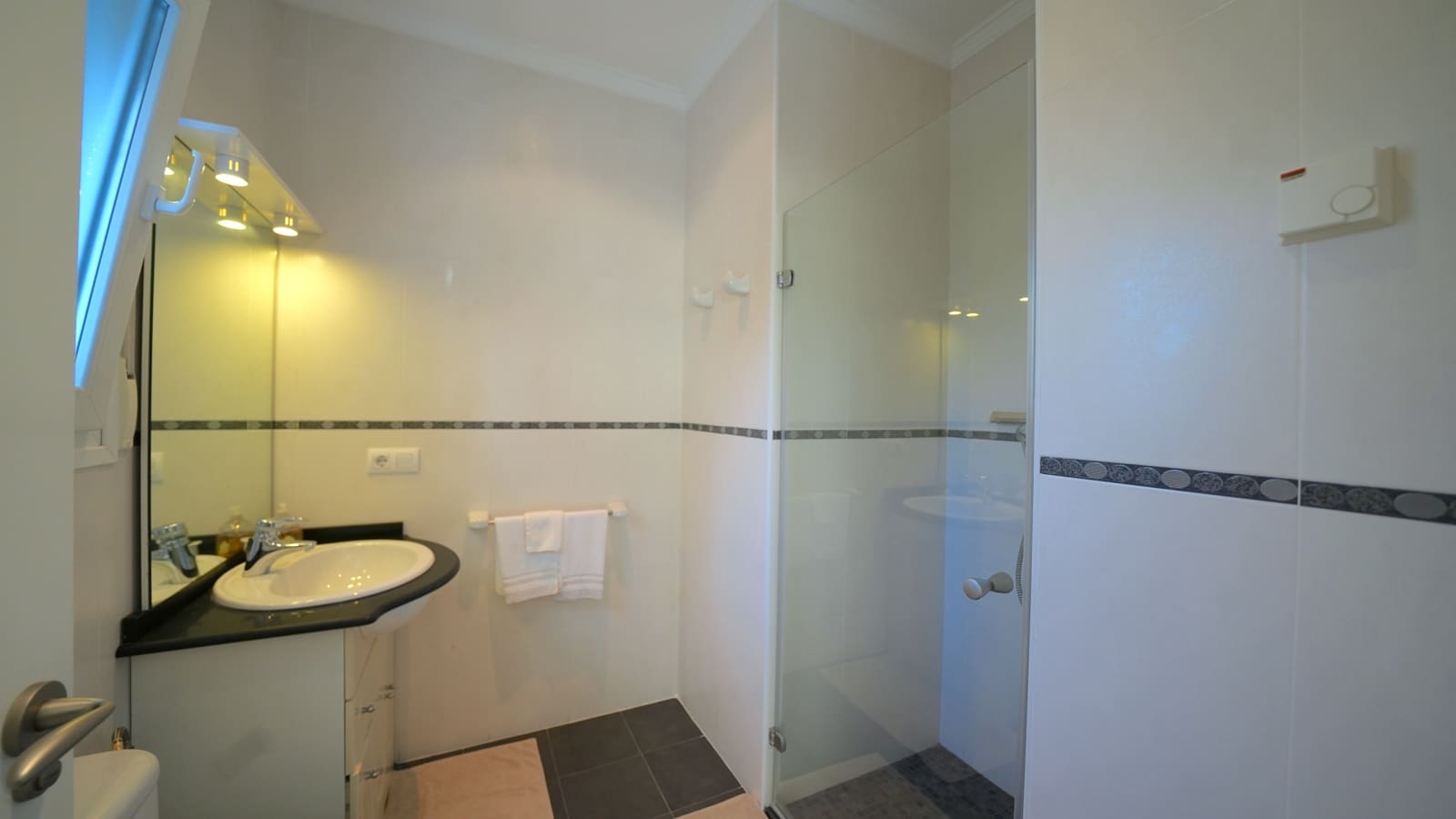 4 bedroom Villa for sale in Orba with pool garage - € 520,000 (Ref: 9499499)