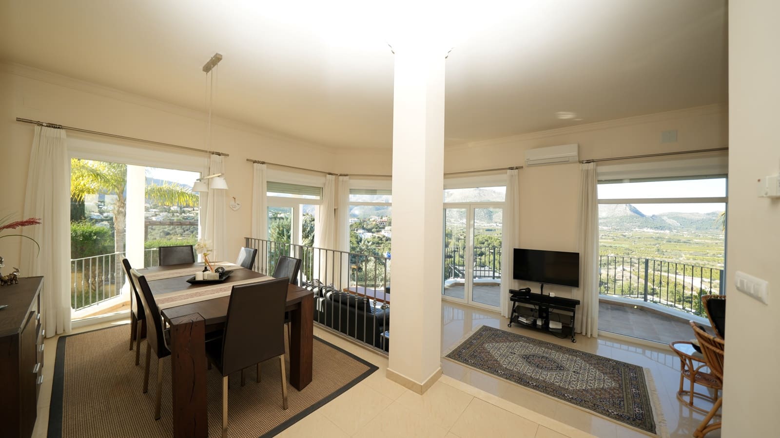 4 bedroom Villa for sale in Orba with pool garage - € 520,000 (Ref: 9499499)