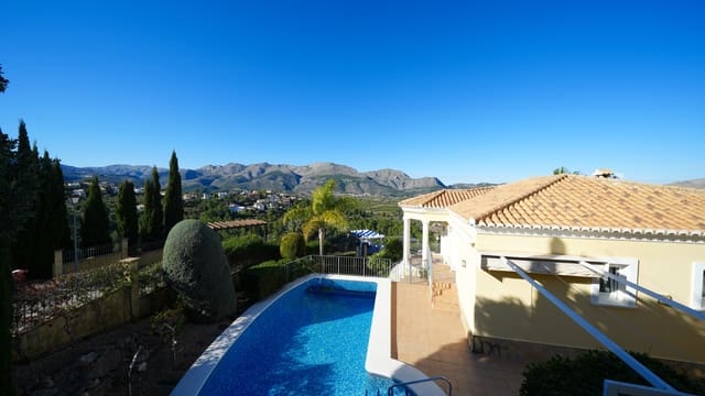 4 camera da letto Villa in vendita in Orba con piscina garage - 545.000 € (Rif: 9499499)