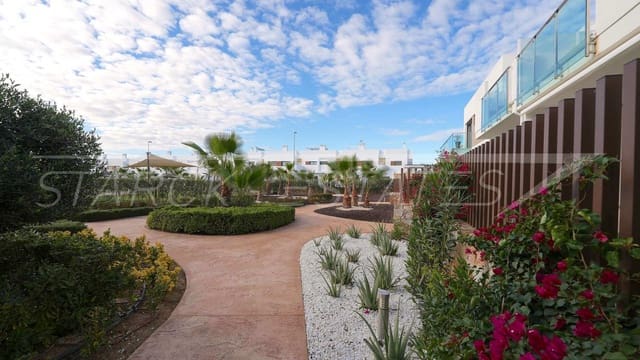 Ático de 2 habitaciones en Desamparados - Hurchillo - Torremendo, Orihuela en venta con piscina - 269.990 € (Ref: 9499508)