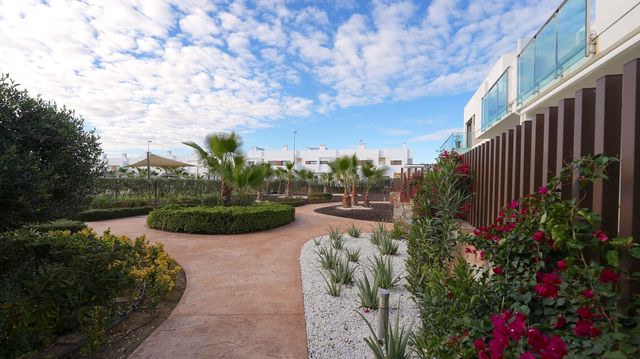 Apartamento de 2 habitaciones en Desamparados - Hurchillo - Torremendo, Orihuela en venta con piscina garaje - 269.990 € (Ref: 9499508)