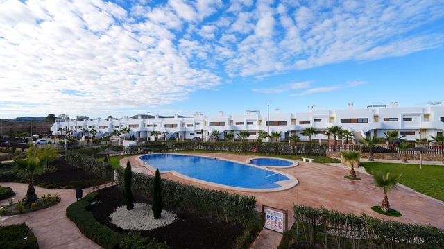 Apartamento de 2 habitaciones en Desamparados - Hurchillo - Torremendo, Orihuela en venta con piscina garaje - 269.990 € (Ref: 9499508)