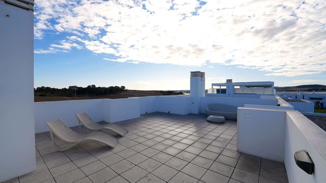 Apartamento de 2 habitaciones en Desamparados - Hurchillo - Torremendo, Orihuela en venta con piscina garaje - 269.990 € (Ref: 9499508)