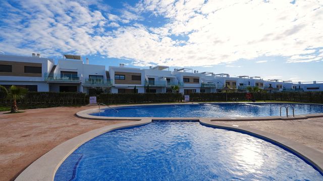 Apartamento de 2 habitaciones en Desamparados - Hurchillo - Torremendo, Orihuela en venta con piscina garaje - 269.990 € (Ref: 9499508)