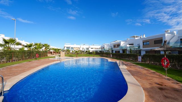 Apartamento de 2 habitaciones en Desamparados - Hurchillo - Torremendo, Orihuela en venta con piscina garaje - 269.990 € (Ref: 9499508)