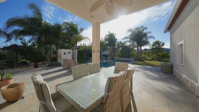 3 soveværelse Finca/Landehus til salg i Pedreguer med swimmingpool - € 899.000 (Ref: 9537065)