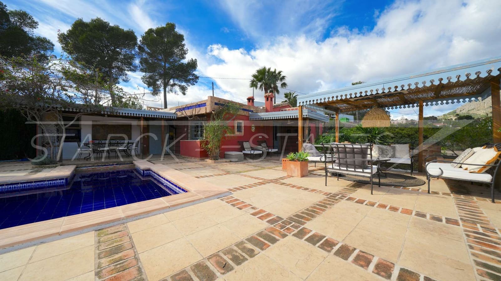 3 slaapkamer Finca/Landhuis te koop in Callosa d'En Sarria met zwembad - € 490.000 (Ref: 9598534)